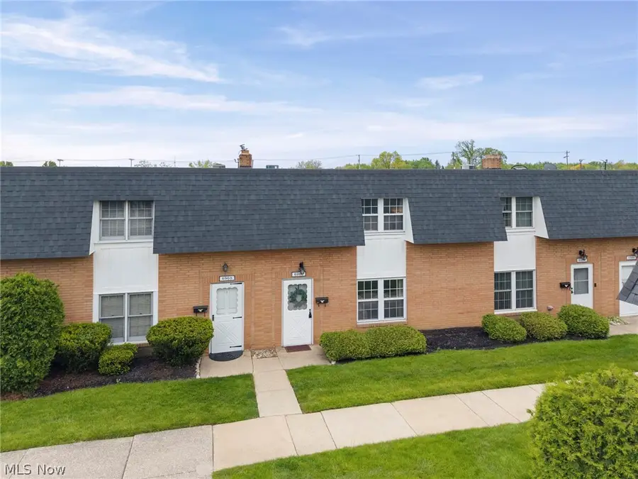6962 S Parkway Drive, Middleburg Heights, OH 44130 - #2