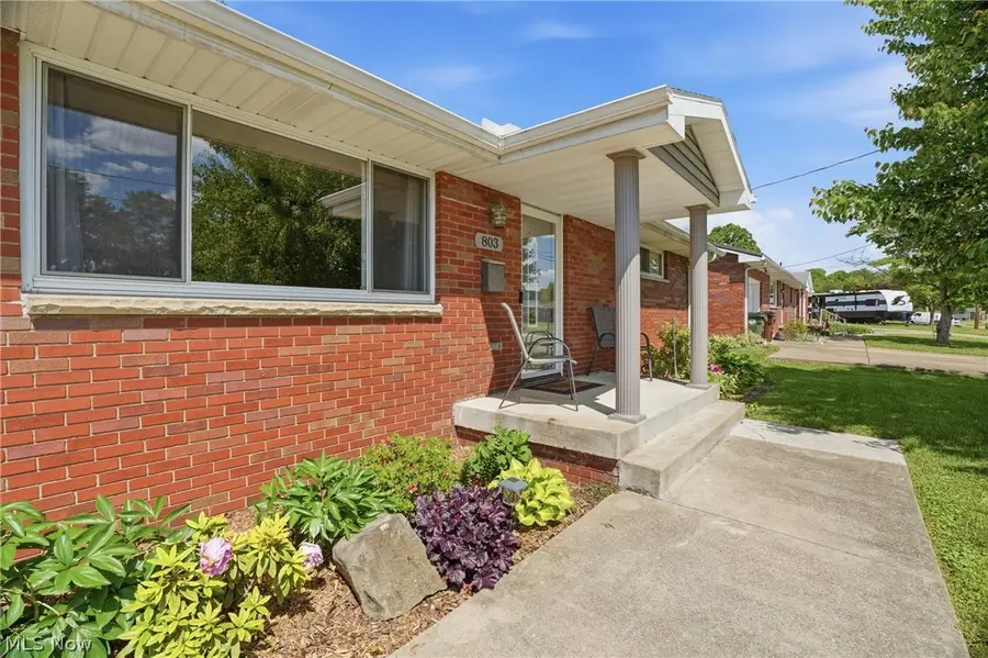 803 Westview Drive, Belpre, OH 45714 - #2