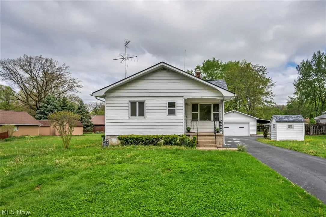 2131 Overland Ne Avenue, Warren, OH 44483 - #1
