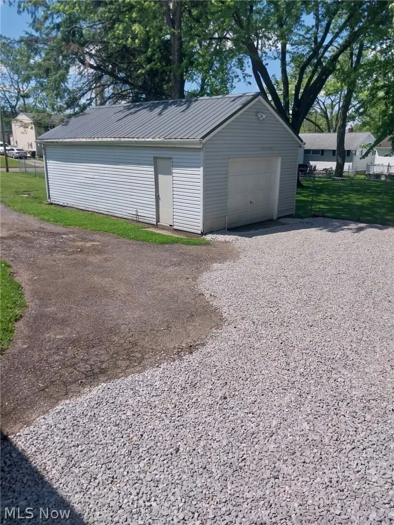 3009 Willowrow Ne Avenue, Canton, OH 44705 - #2