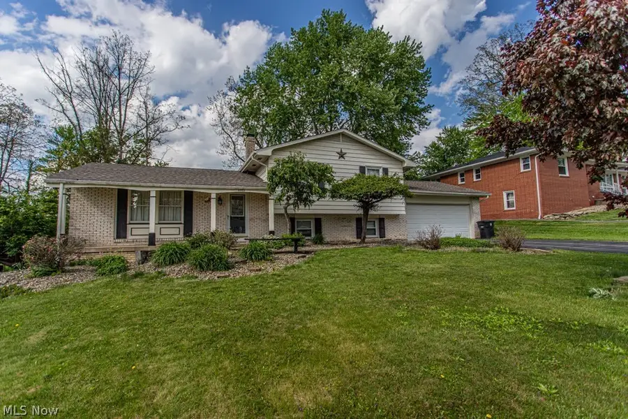 8523 Sleepy Hollow Ne Drive, Warren, OH 44484 - #3