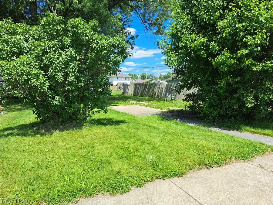 1413 Beckett Avenue, Cambridge, OH 43725 - #3