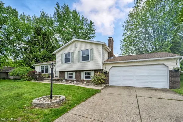 1044 Tumbleweed Ne Street, Uniontown, OH 44685