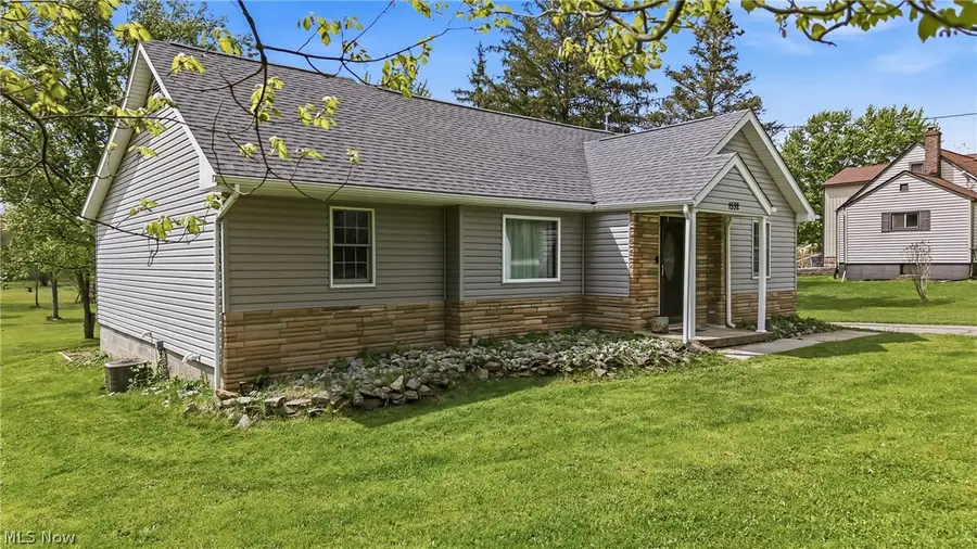 1532 S Stateline Road, Masury, OH 44438 - #2