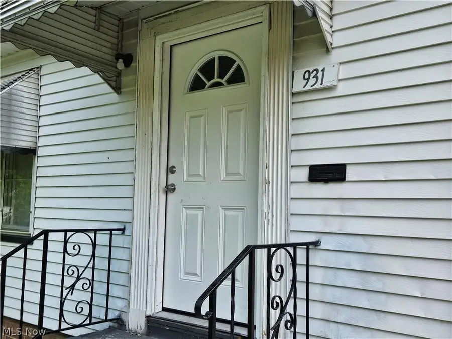 931 Yellowstone Road, Cleveland, OH 44121 - #3