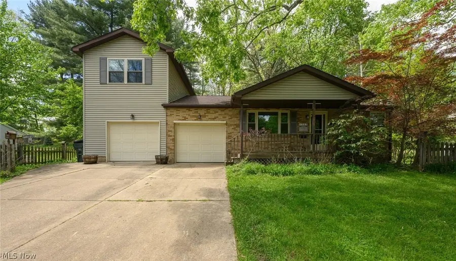 905 Pineview Se Avenue, North Canton, OH 44720 - #2