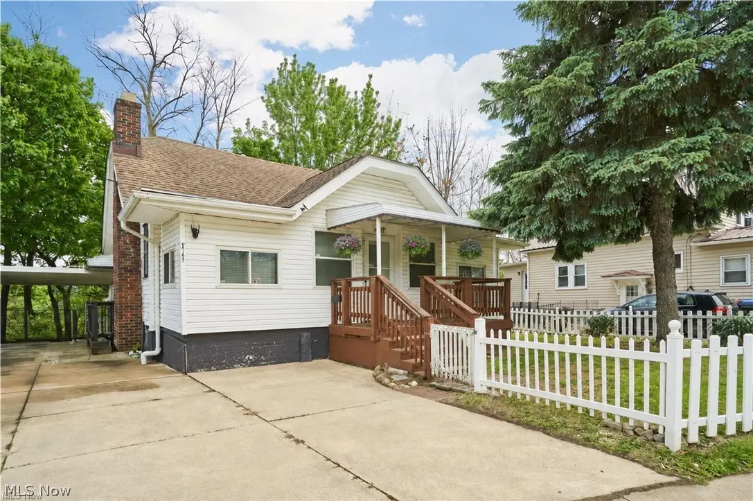 2747 3rd Street, Cuyahoga Falls, OH 44221 - #1