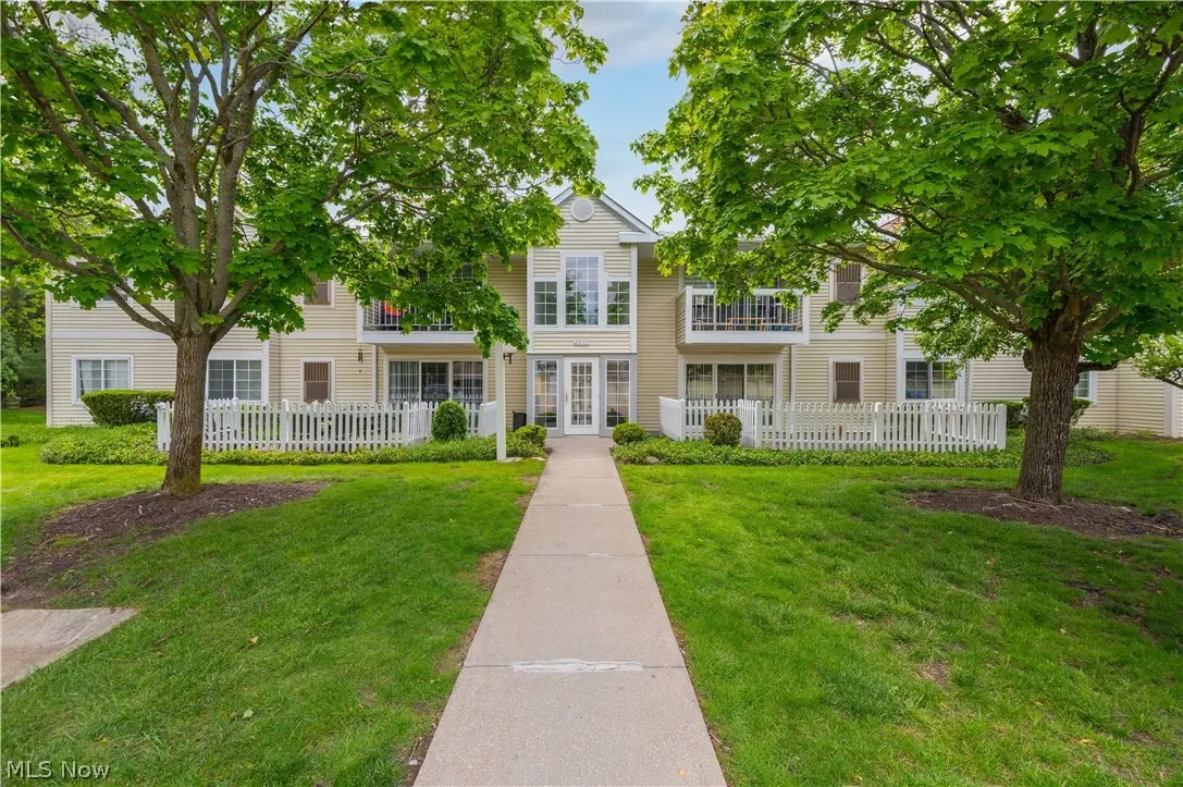 2999 South Bay Drive #f-4, Westlake, OH 44145 - #1