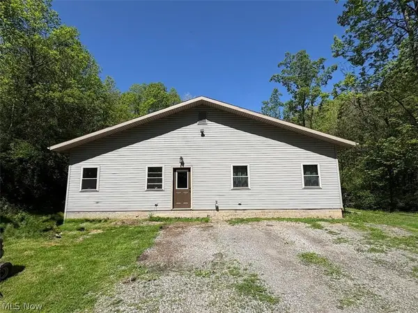 2934 Henderson School Ne Road, New Philadelphia, OH 44663