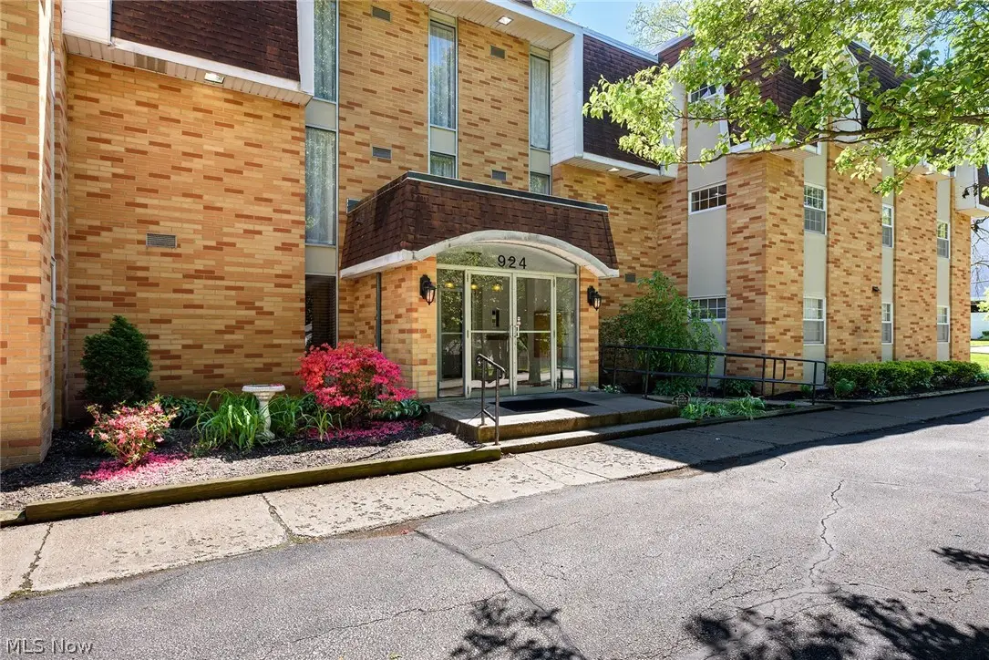 924 Memorial Parkway #207, Akron, OH 44303 - #1