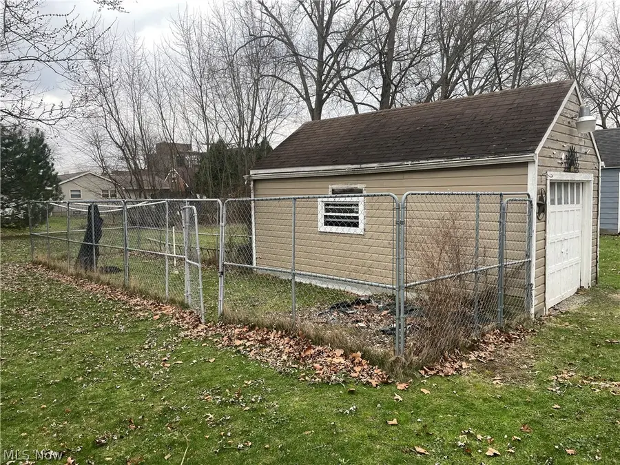 625 Meadowbrook Se Avenue, Warren, OH 44484 - #2