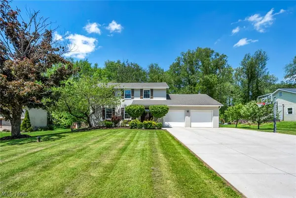 2635 Henrietta Drive, Green, OH 44685