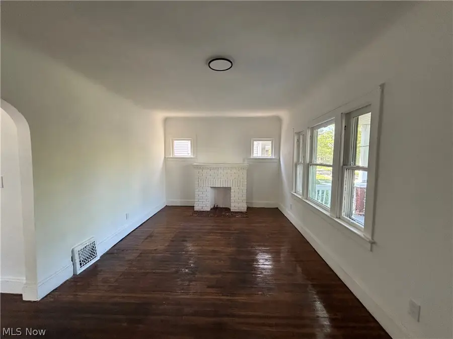 3621 E 154th Street, Cleveland, OH 44120 - #3