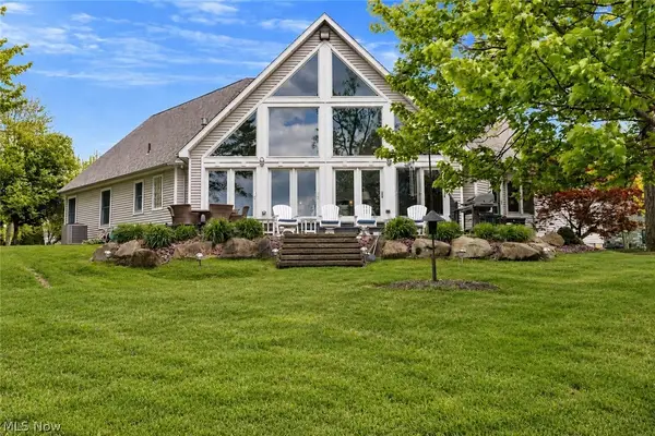 2252 Heston Drive, Lake Milton, OH 44429