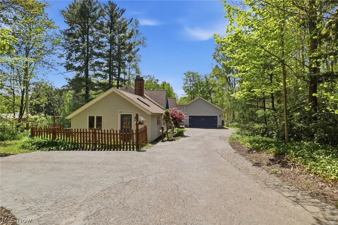 8977 Cedar Road, Chesterland, OH 44026 - #1