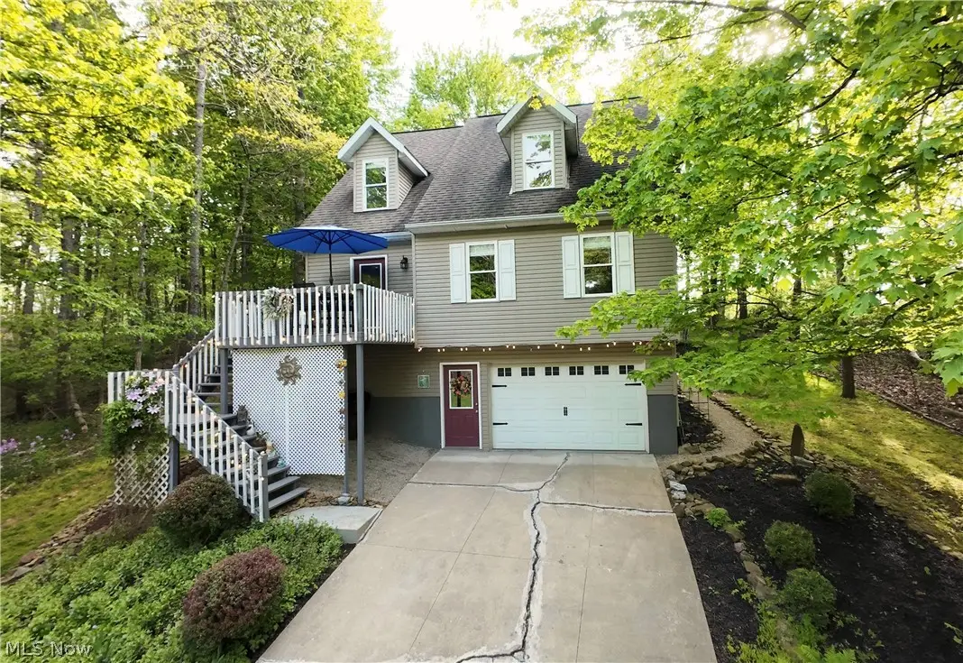 677 Floral Valley E, Howard, OH 43028 - #1