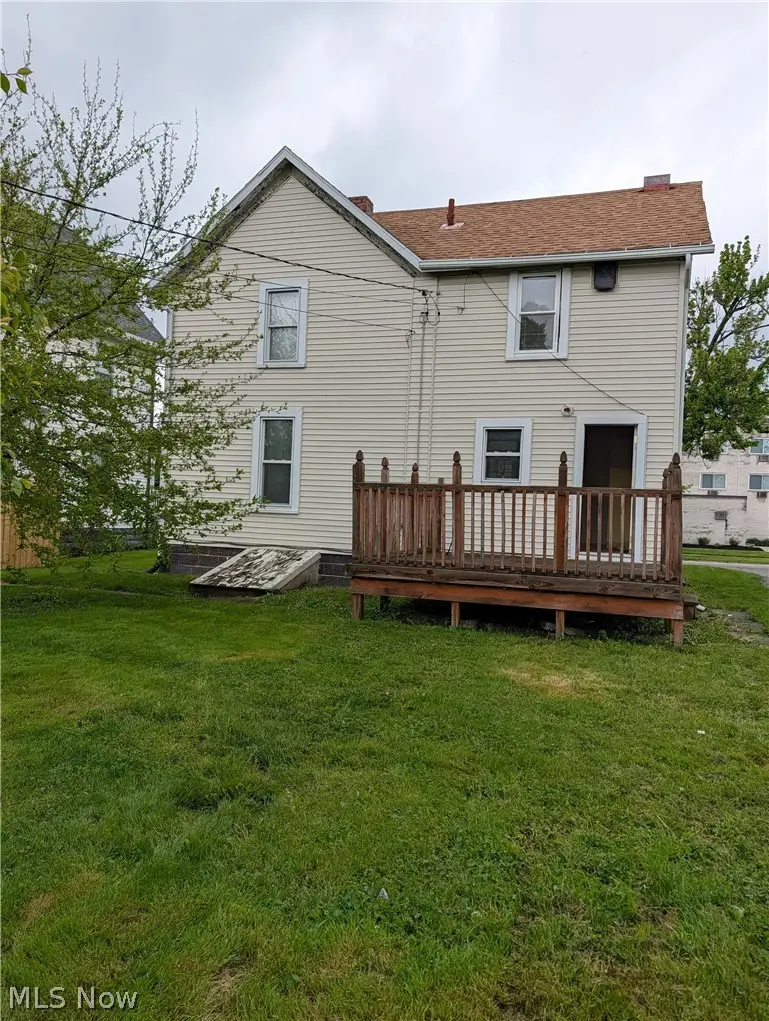225 W Ohio Avenue, Sebring, OH 44672 - #3