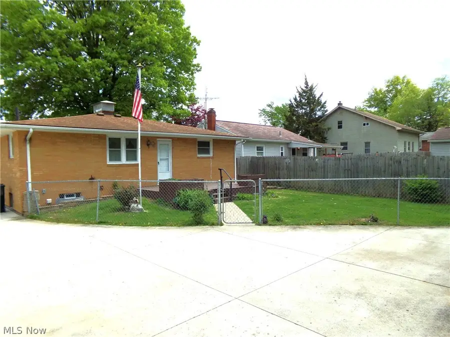 317 Wrexham Sw Avenue, Massillon, OH 44646 - #2