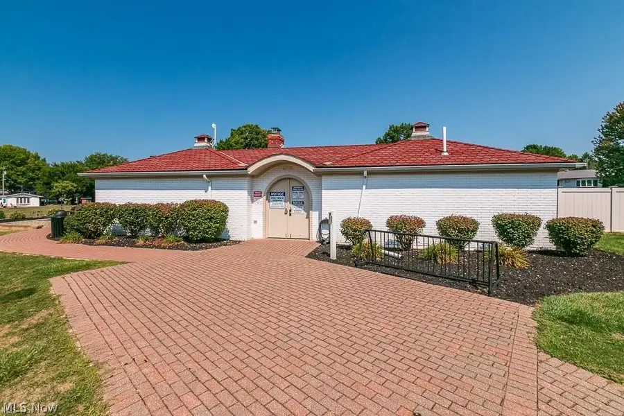 4 Meadowlawn #4, Mentor, OH 44060 - #3