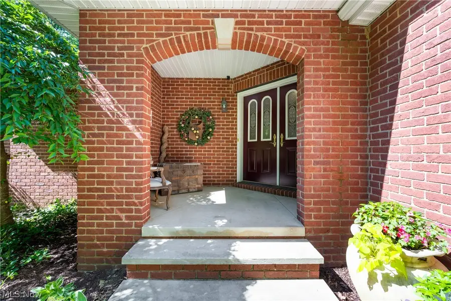 10400 Stoneacre Nw Street, Canal Fulton, OH 44614 - #3