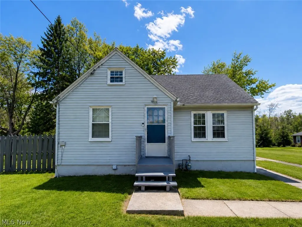 9614 Ravenna Road, Twinsburg, OH 44087 - #1