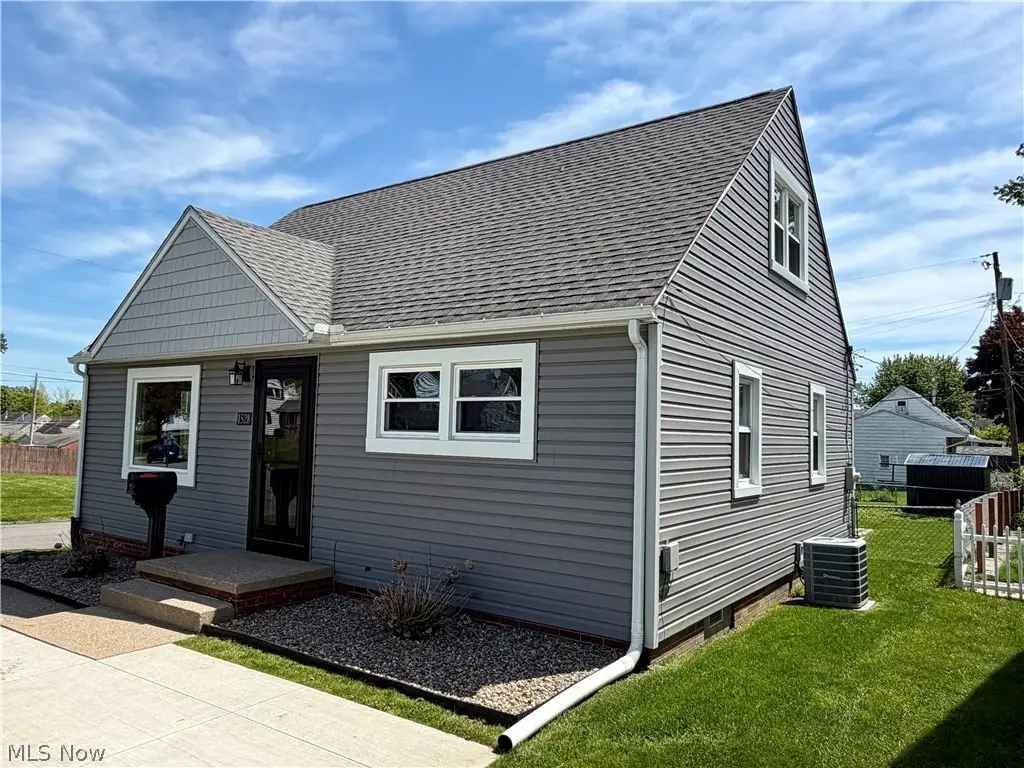 1528 34th Ne Street, Canton, OH 44714 - #1
