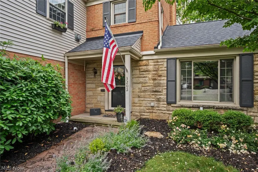 3202 W 165th Street, Cleveland, OH 44111 - #3