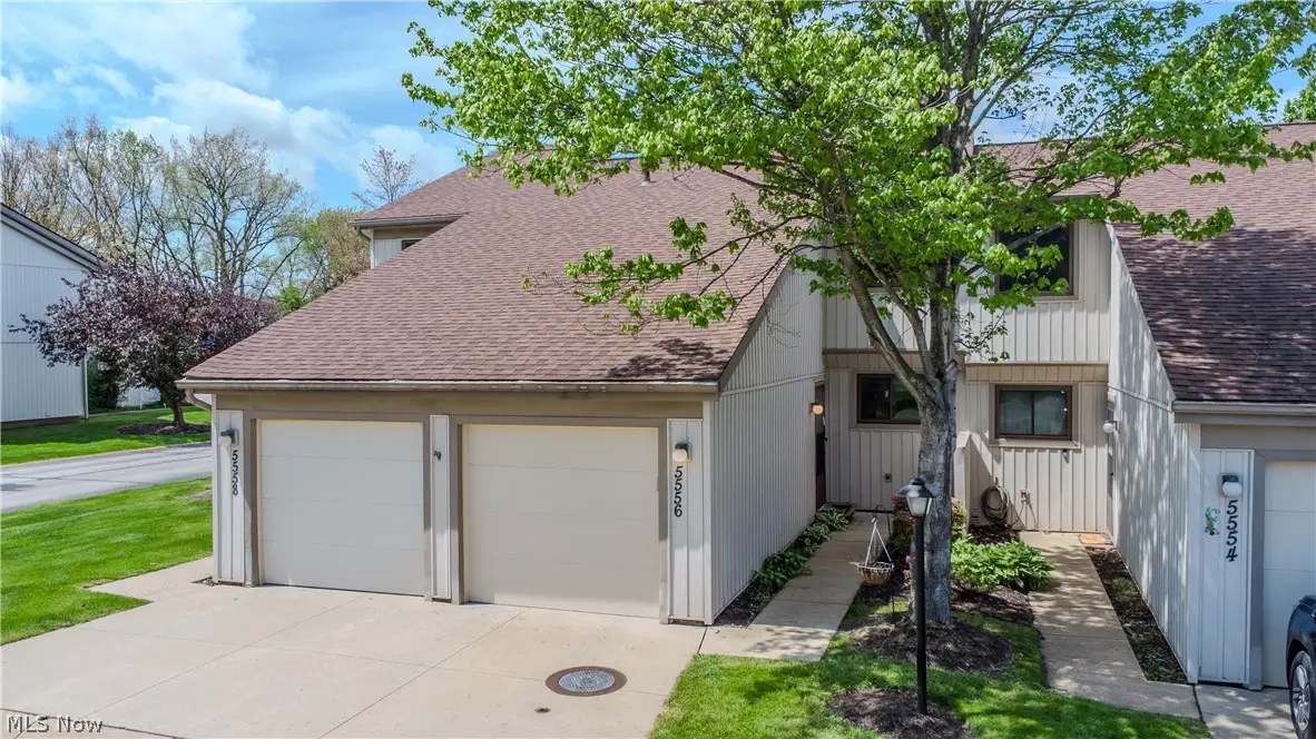 5556 Hilltop Oval, Parma, OH 44134 - #1