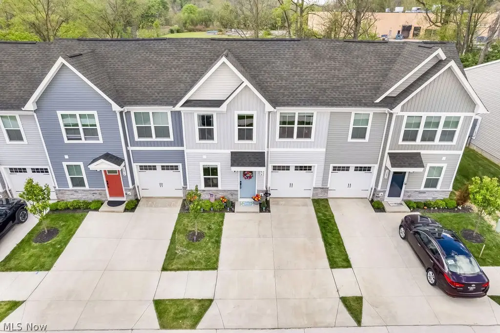 1278 Divot Circle, Akron, OH 44313 - #1