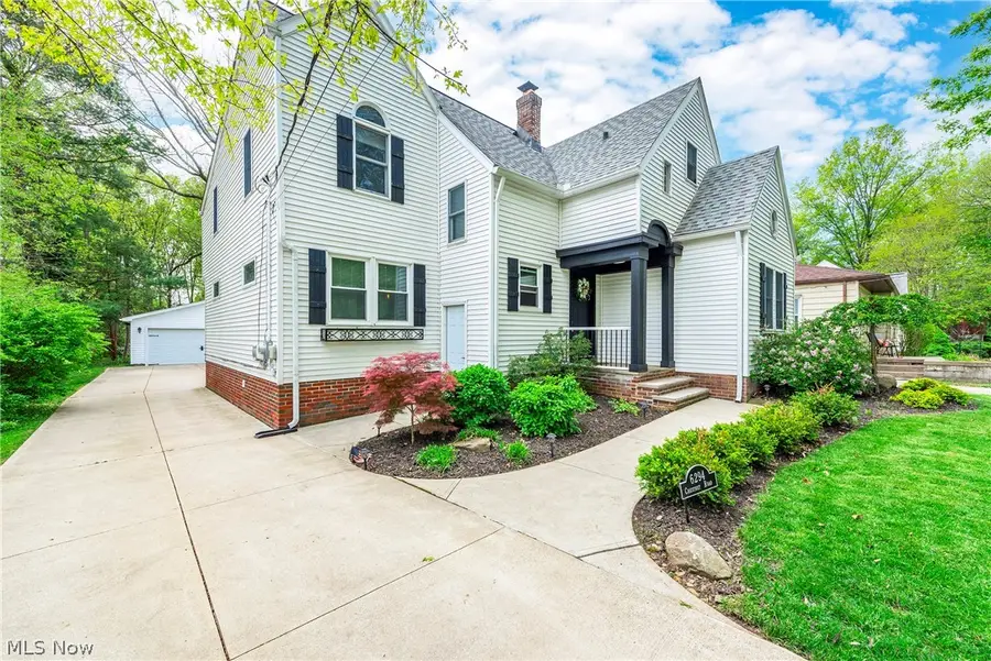 6294 Chestnut Road, Independence, OH 44131 - #3