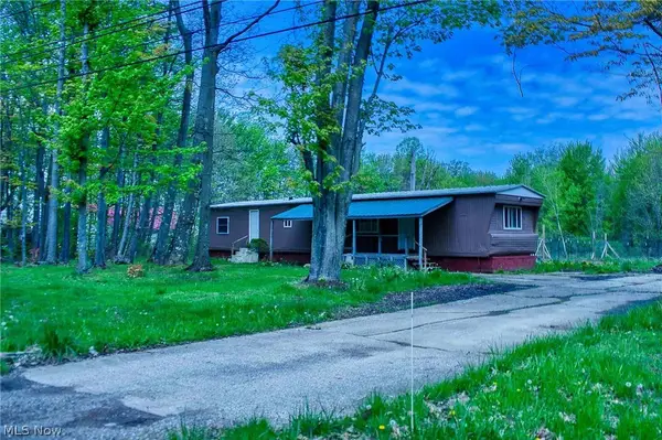 6201 Hatches Corners Road, Conneaut, OH 44030