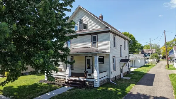 1018 Prospect Nw Avenue, New Philadelphia, OH 44663