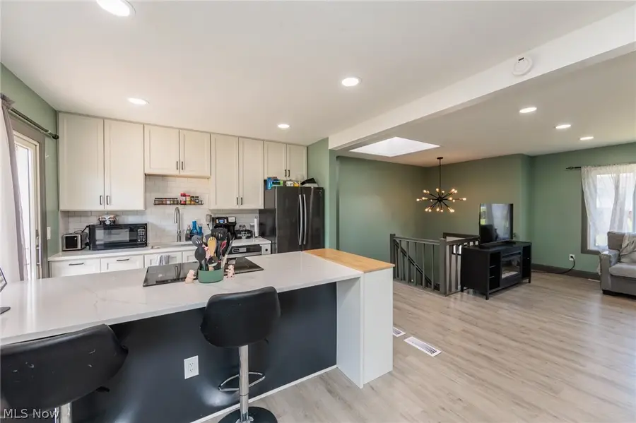 10201 Munich Drive, Parma, OH 44130 - #2