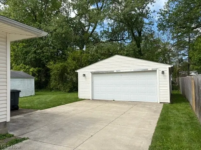 852 Manitou Avenue, Akron, OH 44305 - #3