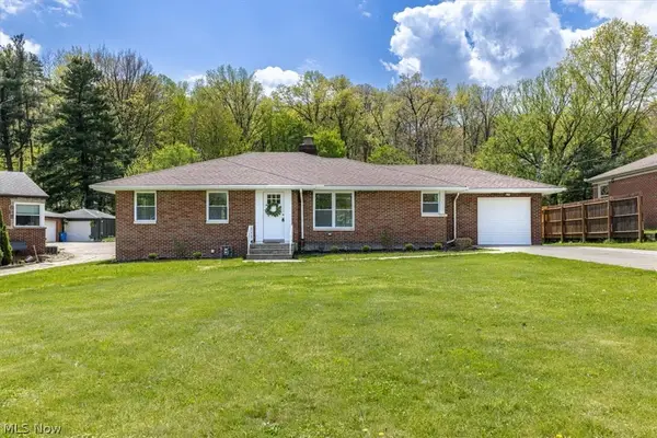 96 E Ridgewood Drive, Seven Hills, OH 44131