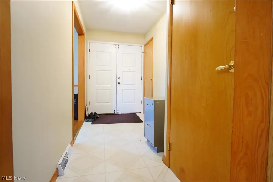 9307 Munich Drive, Parma, OH 44130 - #2