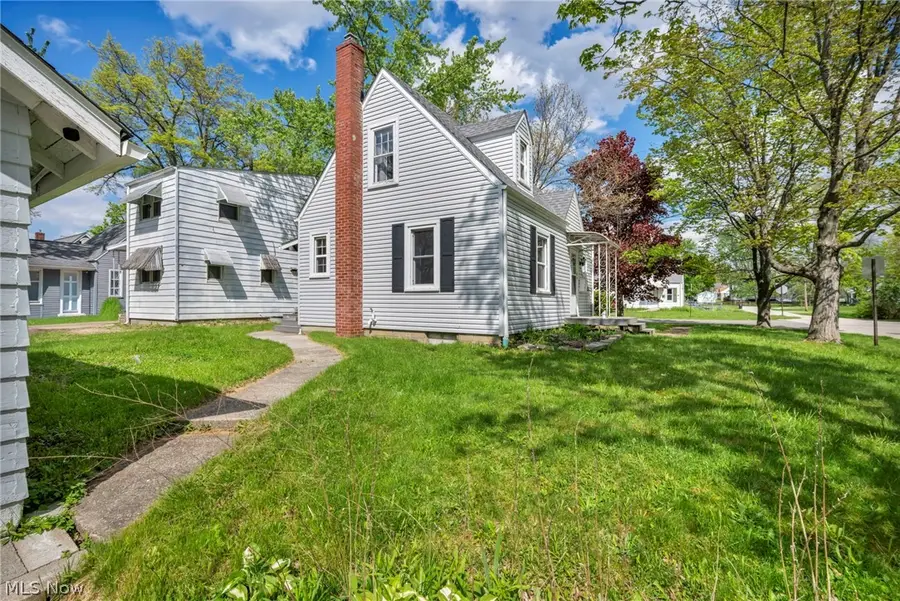 228 Sanford Street, Ravenna, OH 44266 - #3