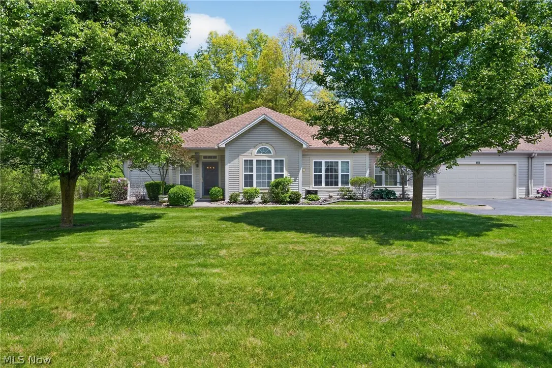 15 Hunters Woods Boulevard #B, Canfield, OH 44406 - #1