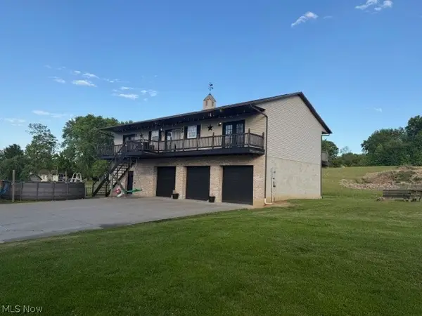 64 Viscose Road, Parkersburg, WV 26101