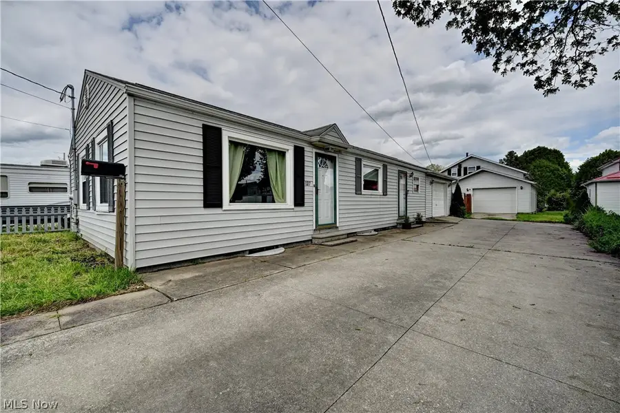 127 SW 7th Sw Drive, New Philadelphia, OH 44663 - #2