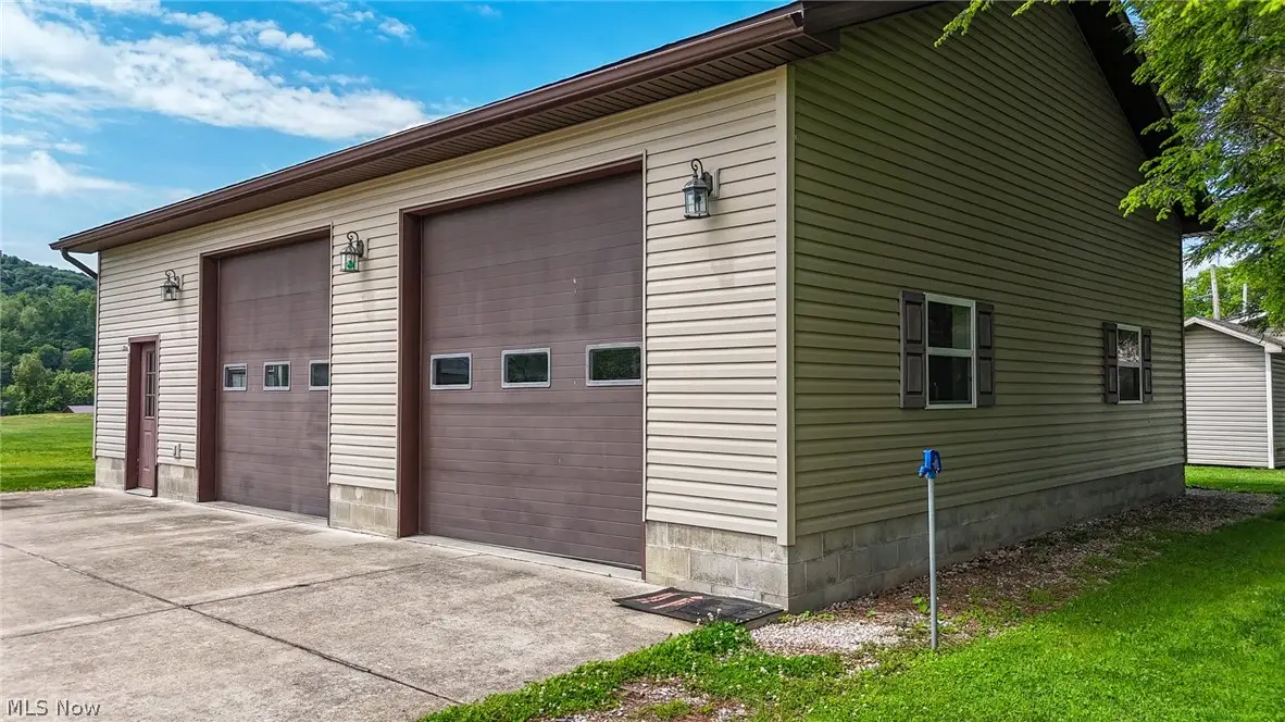 6 Gale Avenue, Newport, OH 45768 - #1