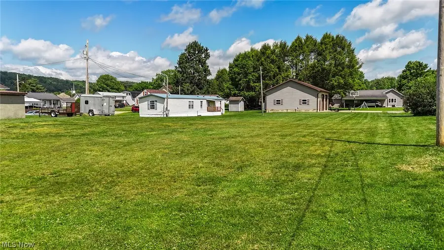 6 Gale Avenue, Newport, OH 45768 - #3