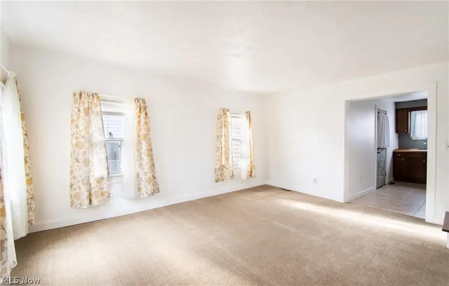 416 N Cedar Avenue, Niles, OH 44446 - #3