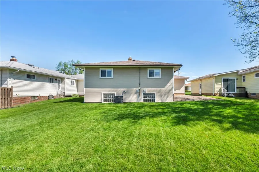 15816 Mendota Avenue, Maple Heights, OH 44137 - #3