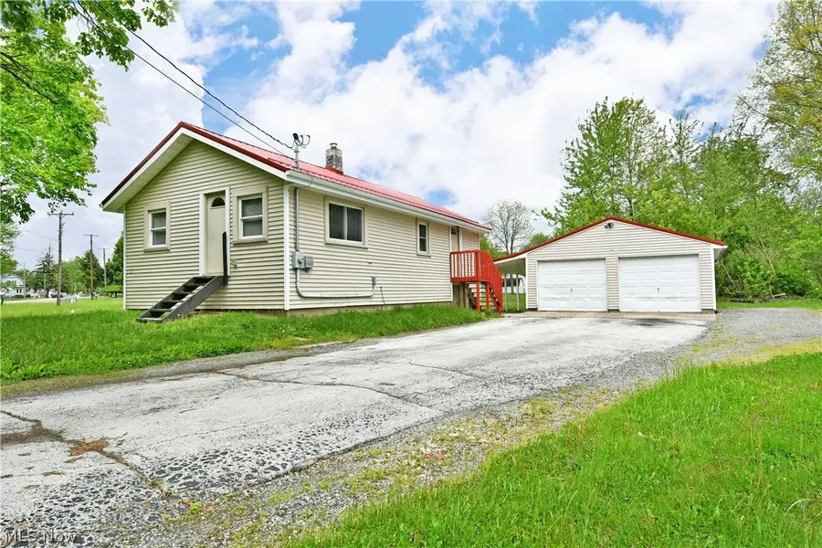 800 N Leavitt Road, Leavittsburg, OH 44430 - #2