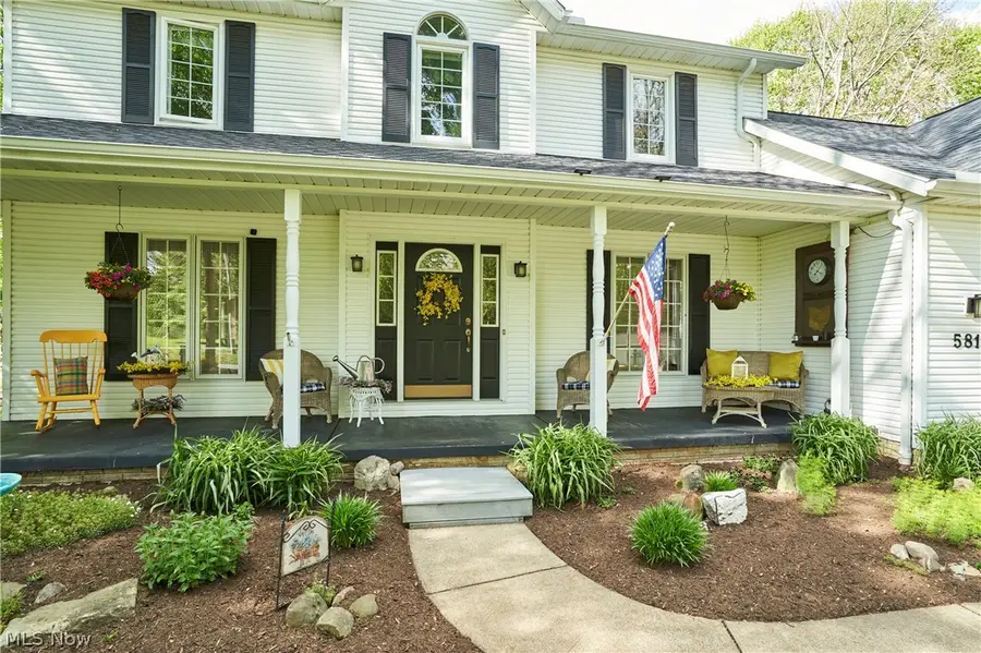 581 Woodhaven Drive, Uniontown, OH 44685 - #2