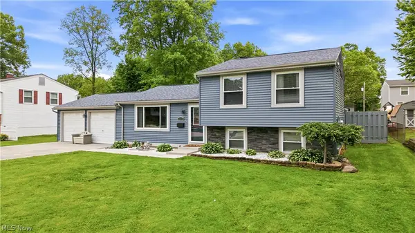 2219 Woodland Trace Street, Austintown, OH 44515