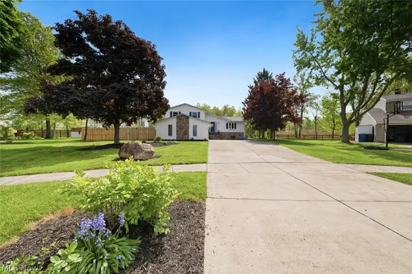 5565 Pin Oak Circle, Sheffield Village, OH 44054