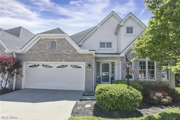 24 Nantucket Row, Rocky River, OH 44116
