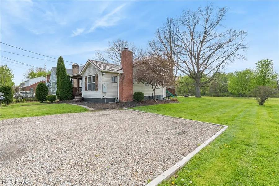 4025 Paumier Avenue, Louisville, OH 44641 - #3